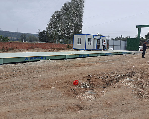 洛陽(yáng)嵩縣3/18米200噸地磅